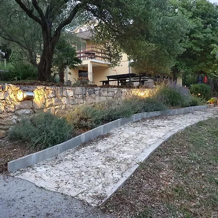 Beachfront House Nella With Full Privacy * Jasenice (Zadar)