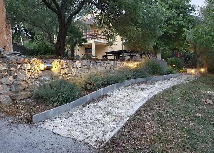 Beachfront House Nella With Full Privacy * Jasenice (Zadar)
