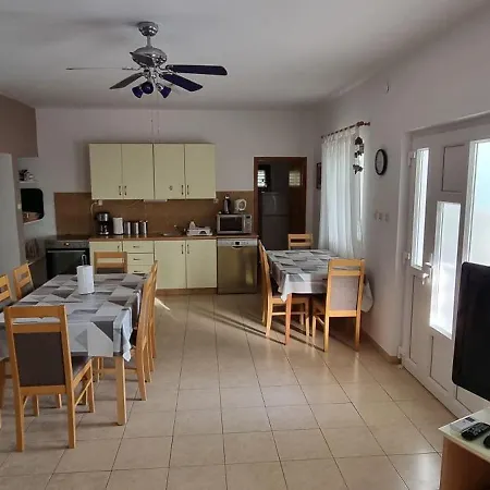 Apartment Beachfront House Nella With Full Privacy Jasenice (Zadar)