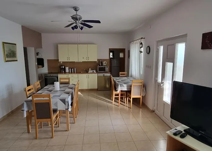 Апартаменты Beachfront House Nella With Full Privacy Ясенице