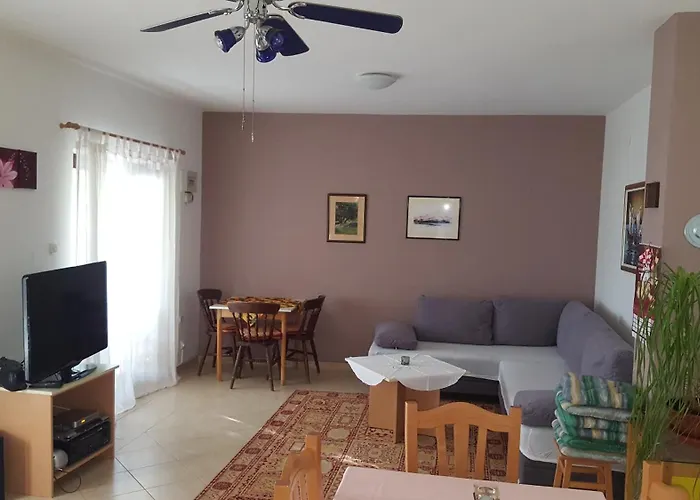 Beachfront House Nella With Full Privacy Апартаменты *