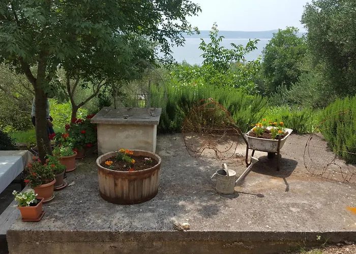 Апартаменты Beachfront House Nella With Full Privacy Ясенице